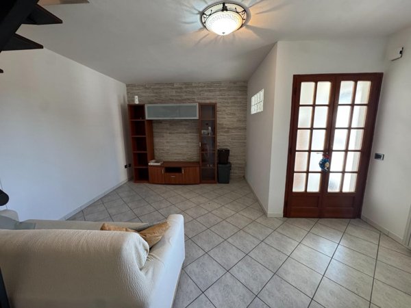 casa indipendente in vendita a Collesalvetti in zona Vicarello