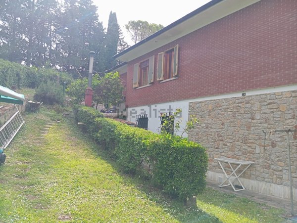 casa indipendente in vendita a Collesalvetti