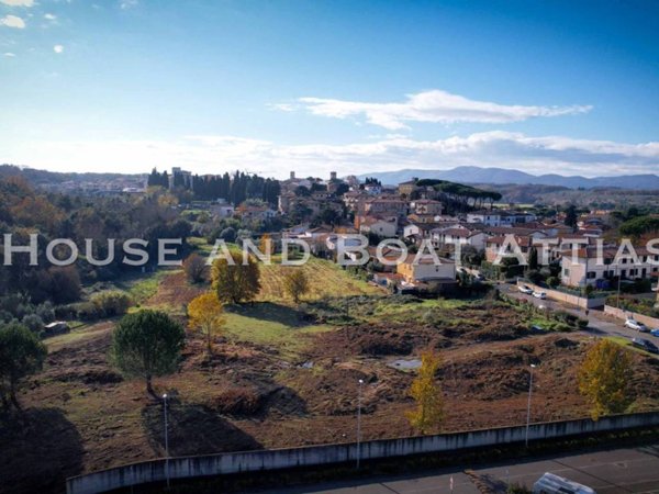 casa indipendente in vendita a Collesalvetti