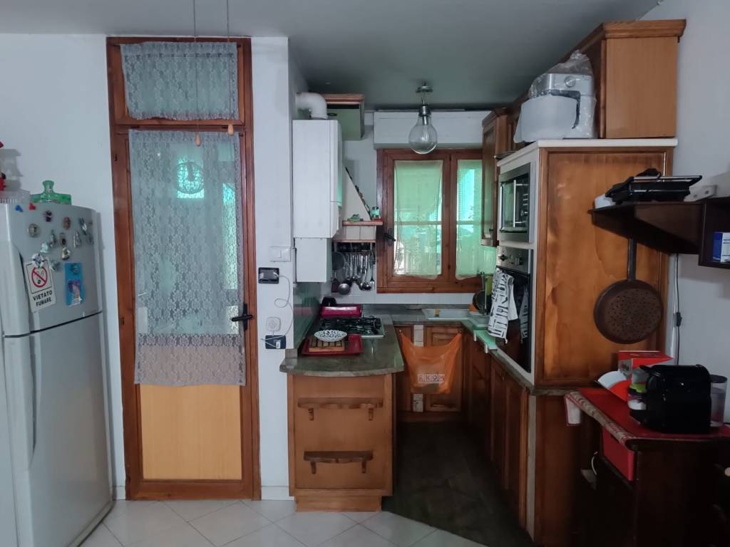 appartamento in vendita a Collesalvetti in zona Stagno