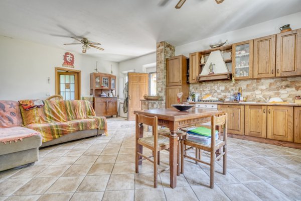 casa indipendente in vendita a Collesalvetti in zona Parrana San Martino