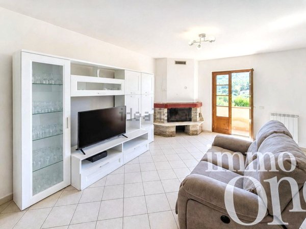 casa indipendente in vendita a Collesalvetti