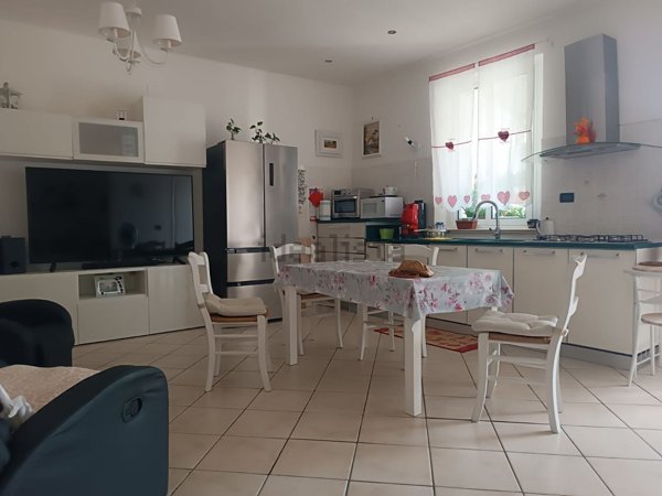 appartamento in vendita a Collesalvetti in zona Stagno