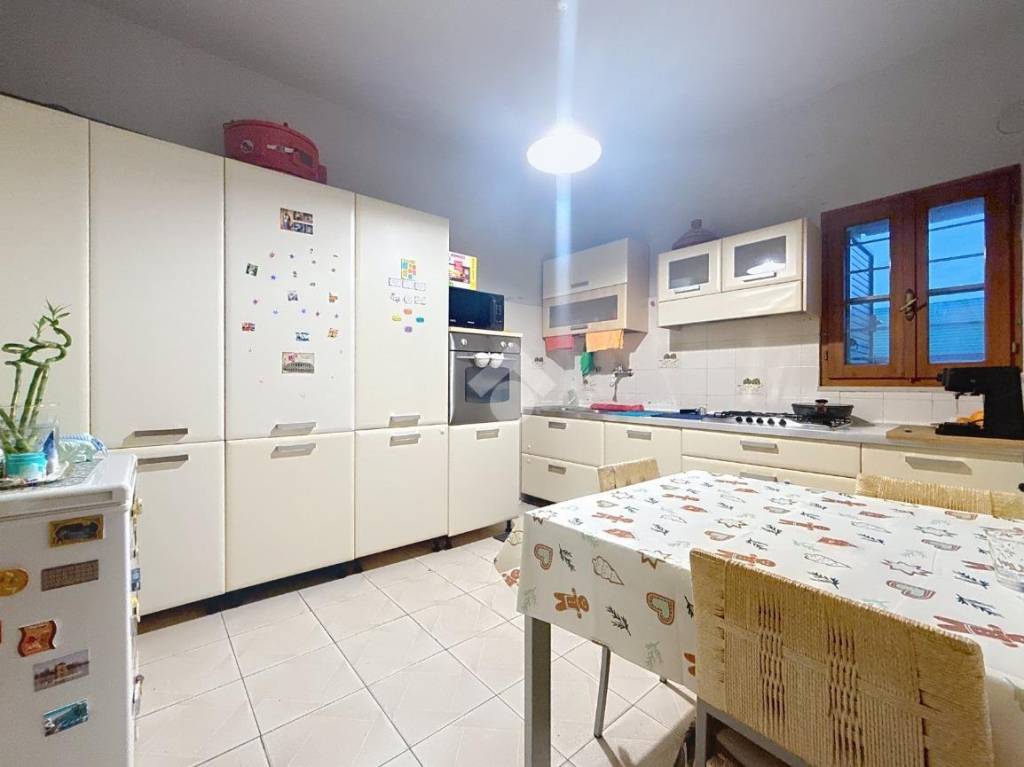 appartamento in vendita a Collesalvetti in zona Stagno
