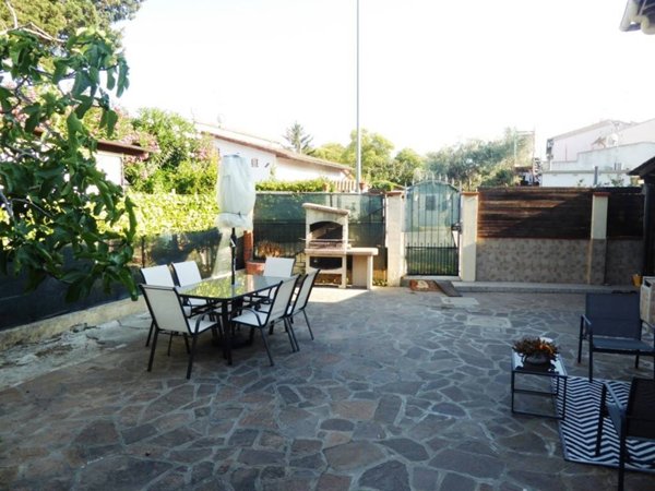 casa indipendente in vendita a Collesalvetti in zona Stagno