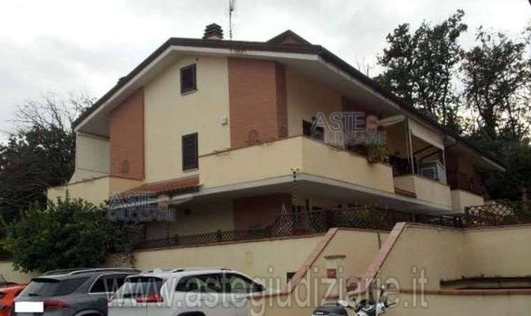 appartamento in vendita a Collesalvetti in zona Stagno