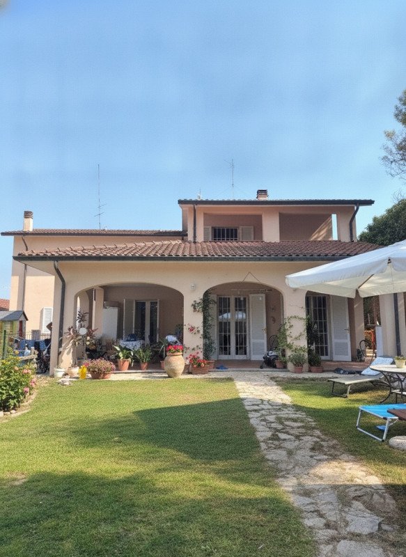 casa indipendente in vendita a Collesalvetti in zona Parrana San Martino