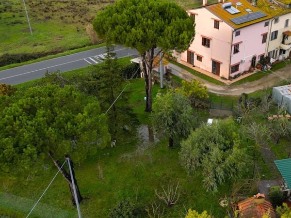 casa indipendente in vendita a Collesalvetti