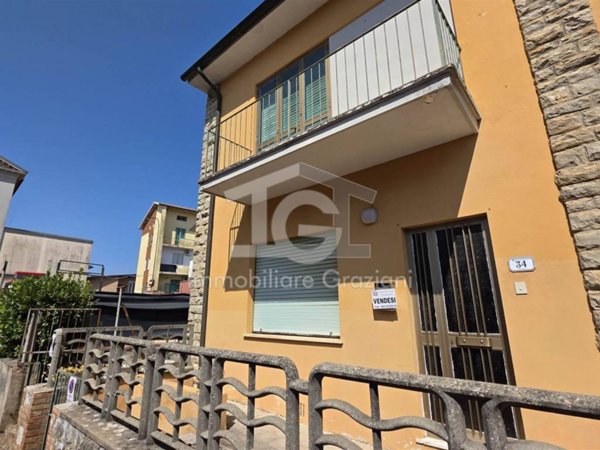 casa indipendente in vendita a Collesalvetti