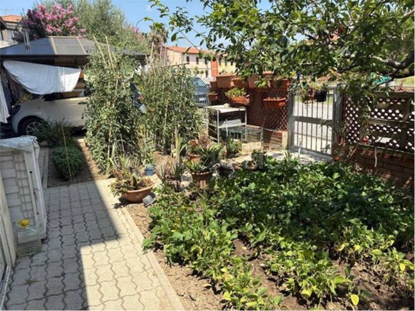 appartamento in vendita a Collesalvetti in zona Vicarello