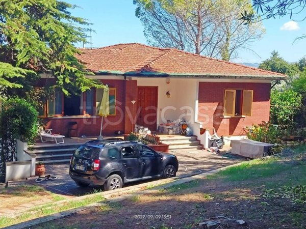 casa indipendente in vendita a Collesalvetti