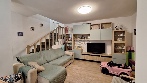 casa indipendente in vendita a Collesalvetti