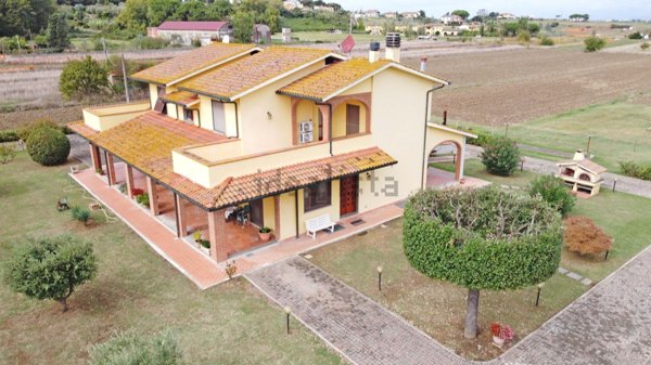 casa indipendente in vendita a Collesalvetti