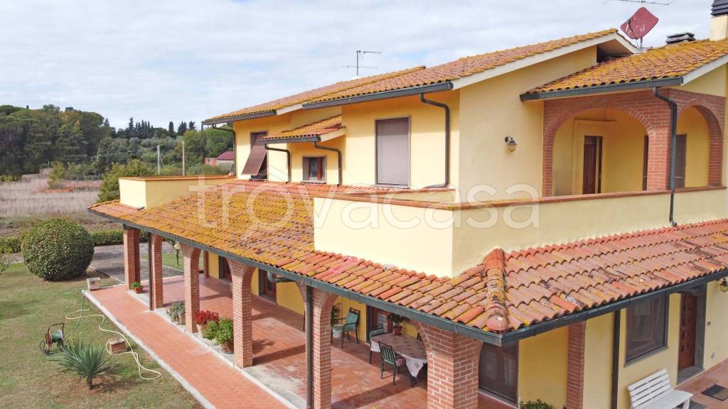 casa indipendente in vendita a Collesalvetti