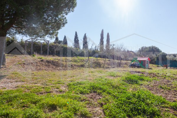 terreno agricolo in vendita a Livorno in zona Valle Benedetta