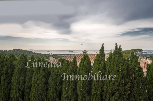 casa indipendente in vendita a Livorno in zona Montenero