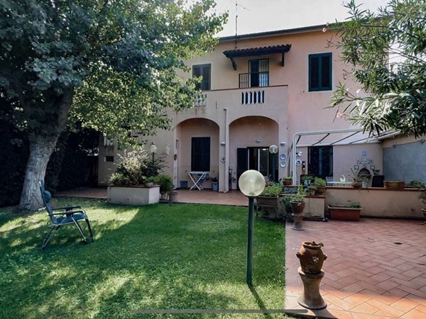 casa indipendente in vendita a Livorno in zona Ardenza