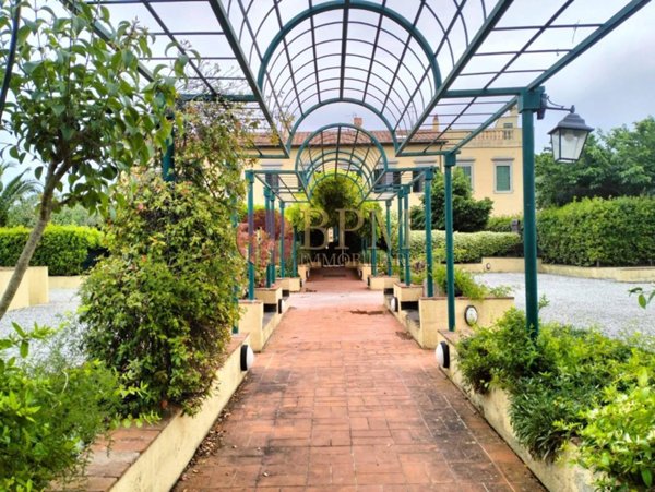 casa indipendente in vendita a Livorno in zona Stillo