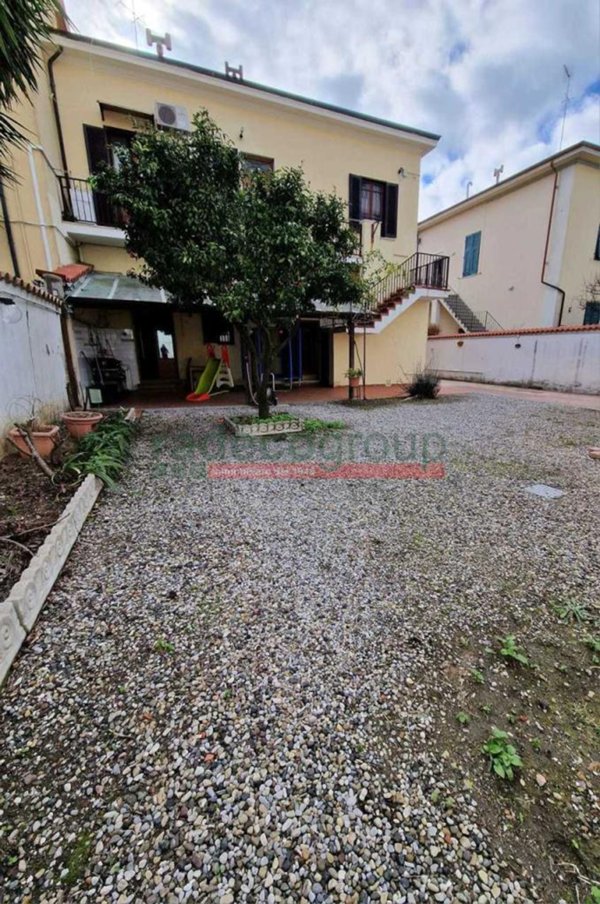 casa indipendente in vendita a Livorno