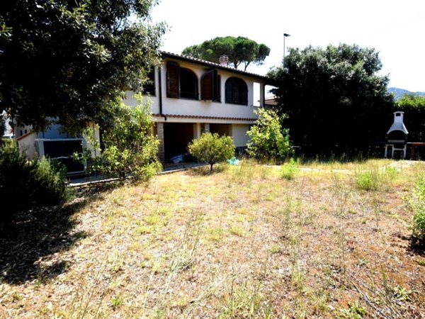 casa indipendente in vendita a Livorno in zona Montenero