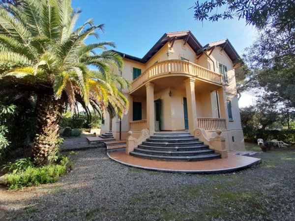 casa indipendente in vendita a Livorno in zona Quercianella