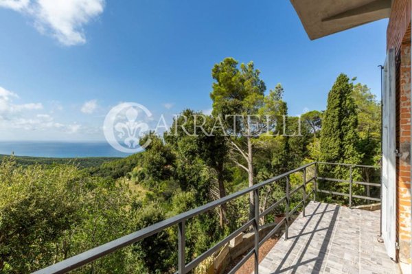 casa indipendente in vendita a Livorno in zona Montenero