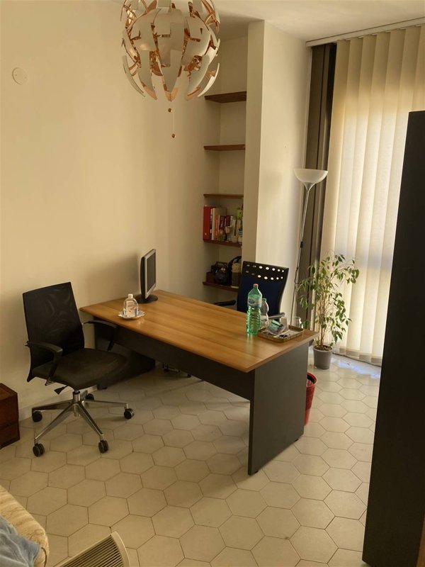 ufficio in vendita a Livorno in zona Centro Città