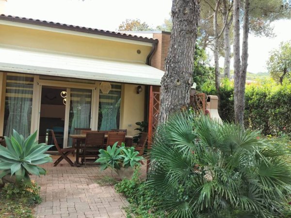 casa indipendente in vendita a Livorno in zona Montenero