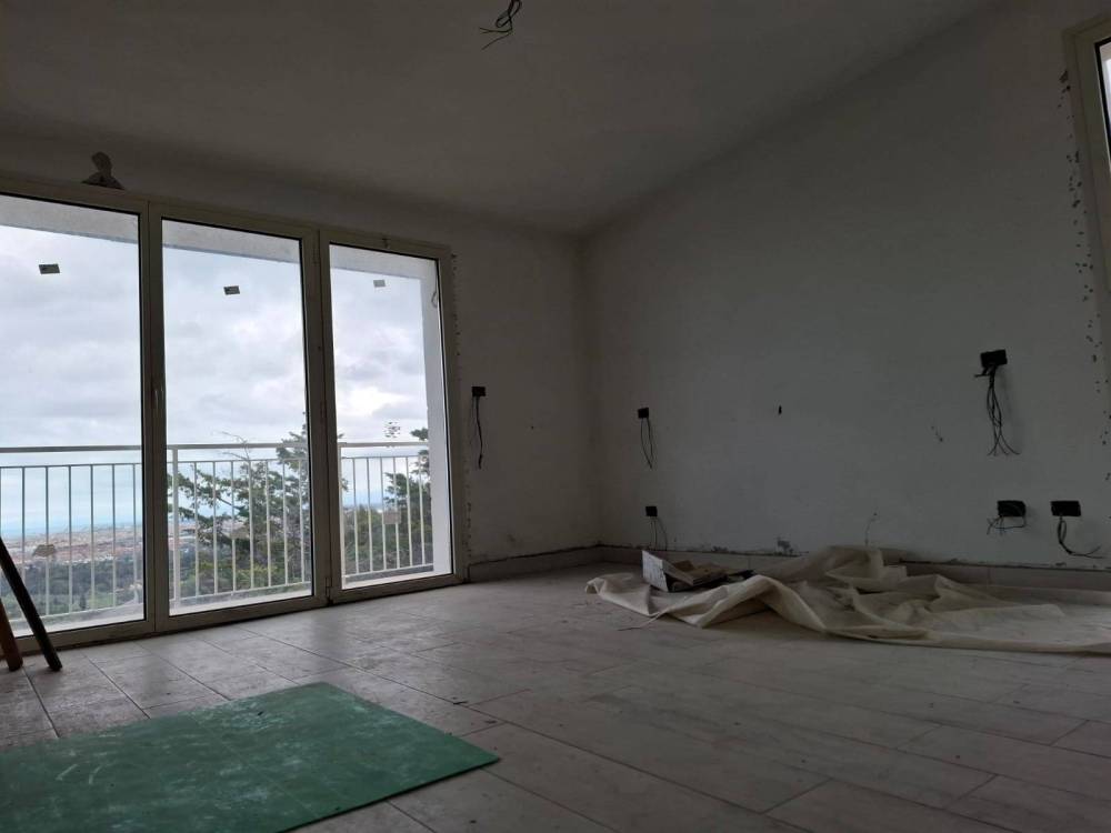 casa indipendente in vendita a Livorno in zona Montenero