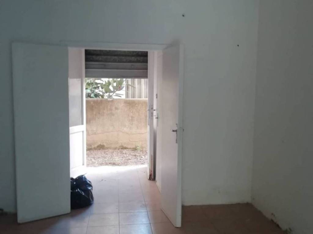 negozio in vendita a Livorno in zona Stazione