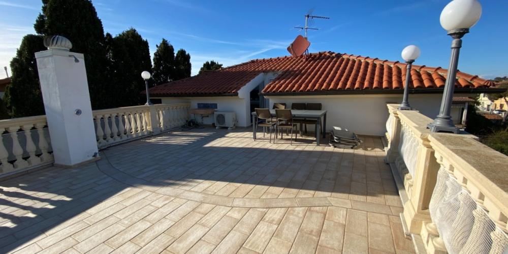 casa indipendente in vendita a Livorno in zona Antignano