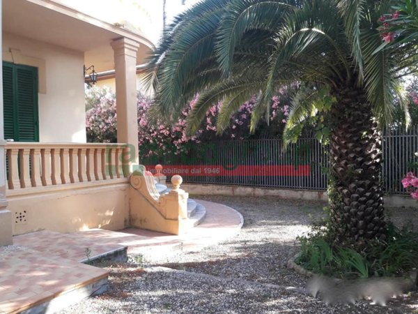 casa indipendente in vendita a Livorno in zona Quercianella