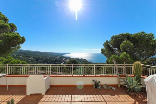 casa indipendente in vendita a Livorno in zona Quercianella