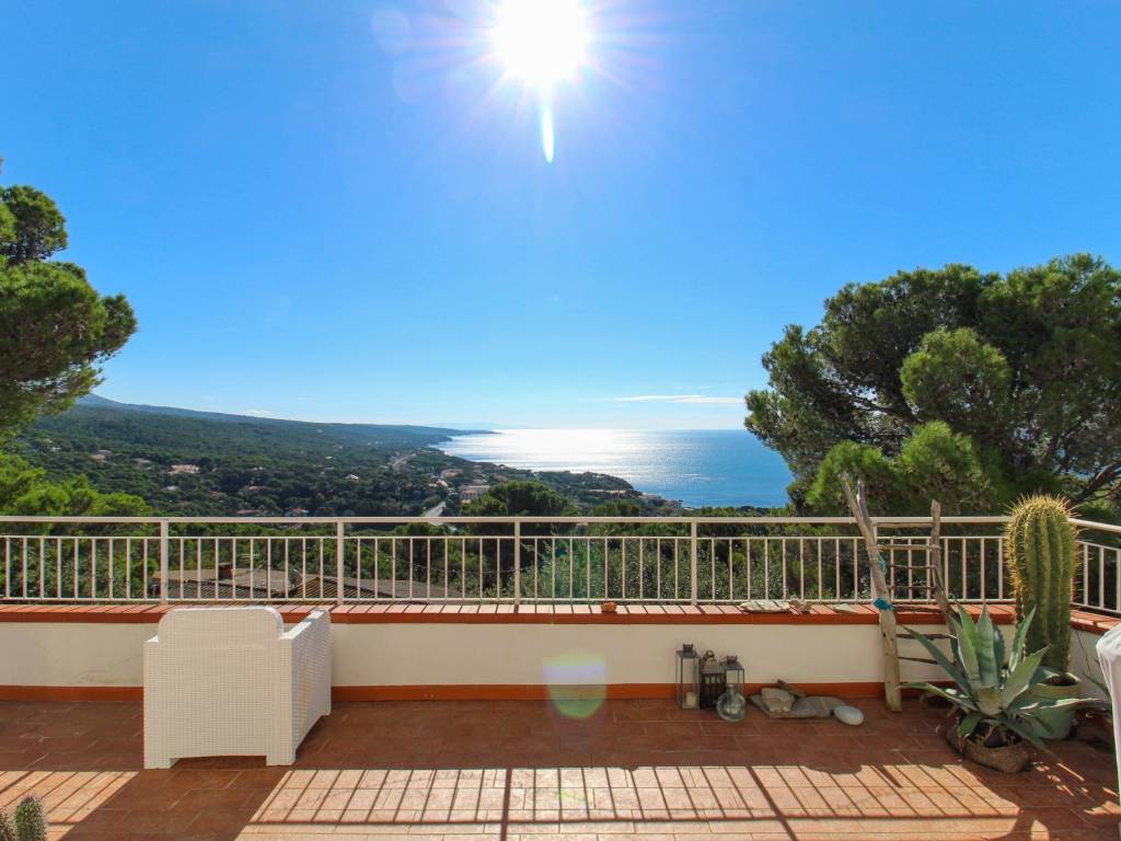 casa indipendente in vendita a Livorno in zona Quercianella