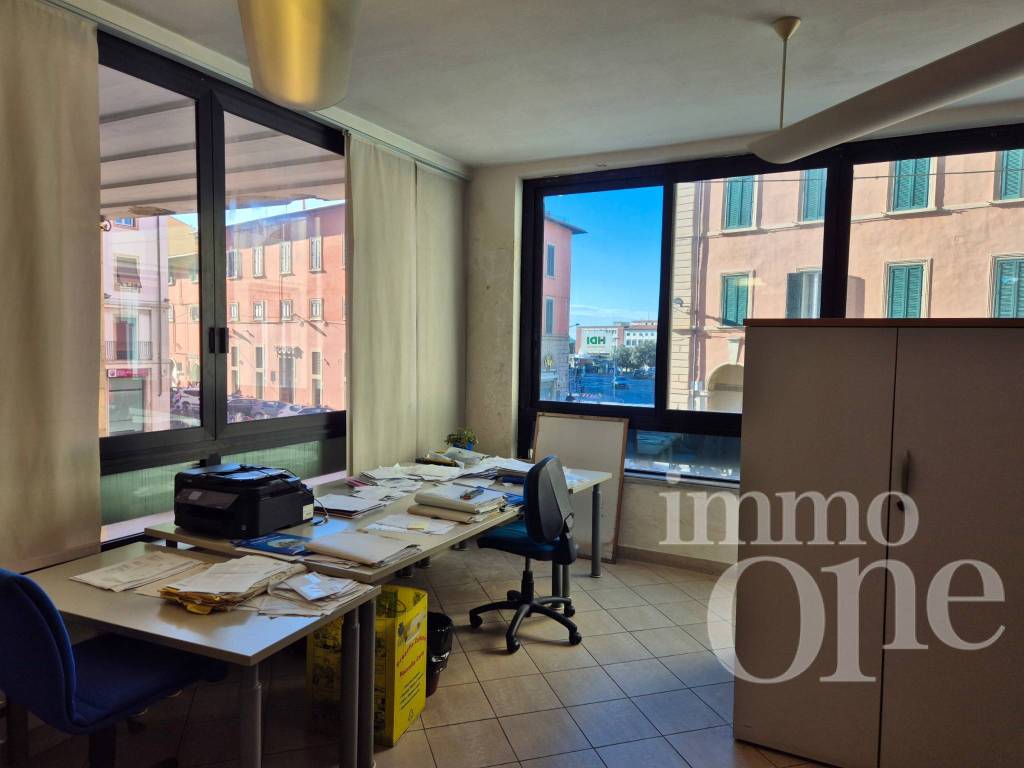 ufficio in vendita a Livorno in zona Centro Città