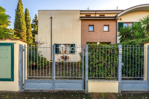 casa indipendente in vendita a Livorno in zona Antignano