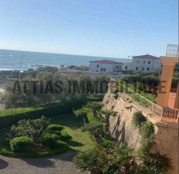 appartamento in vendita a Livorno in zona Antignano