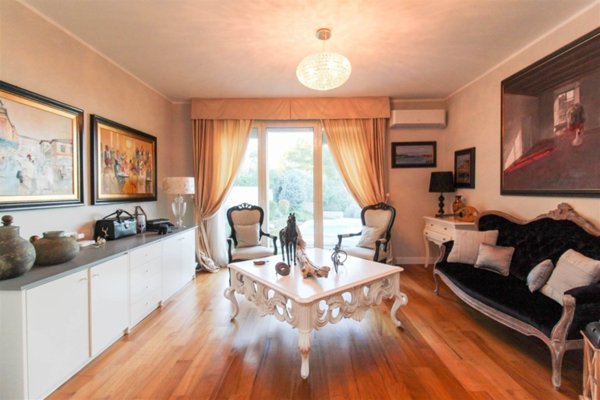 casa indipendente in vendita a Livorno in zona Montenero
