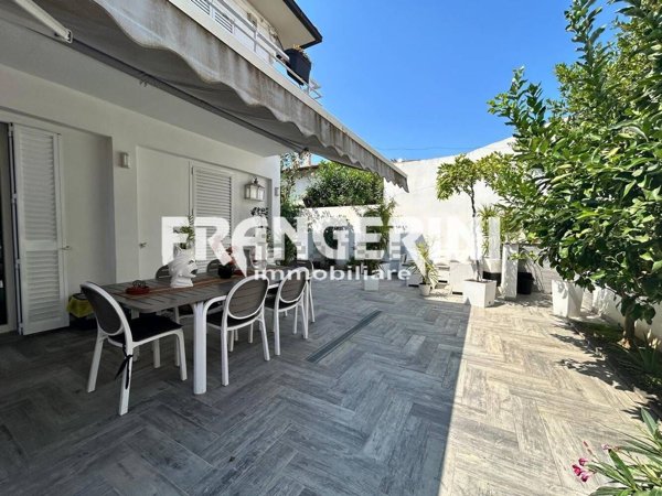 casa indipendente in vendita a Livorno in zona Ardenza