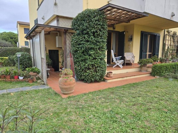 casa indipendente in vendita a Livorno in zona Quercianella