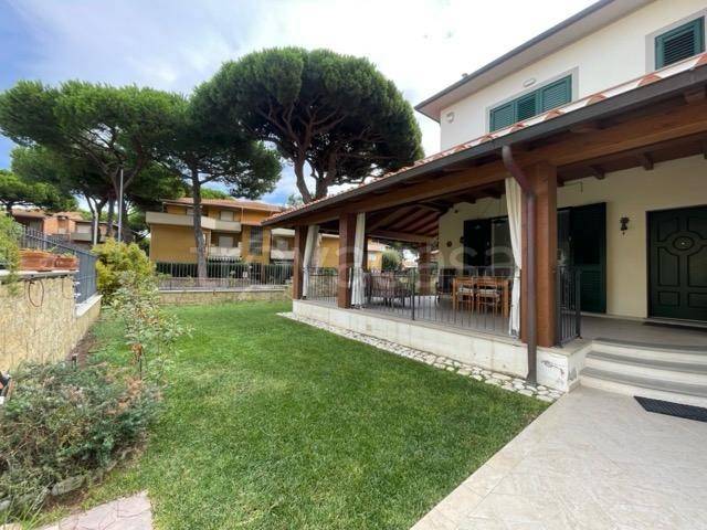 casa indipendente in vendita a Livorno in zona Ospedale