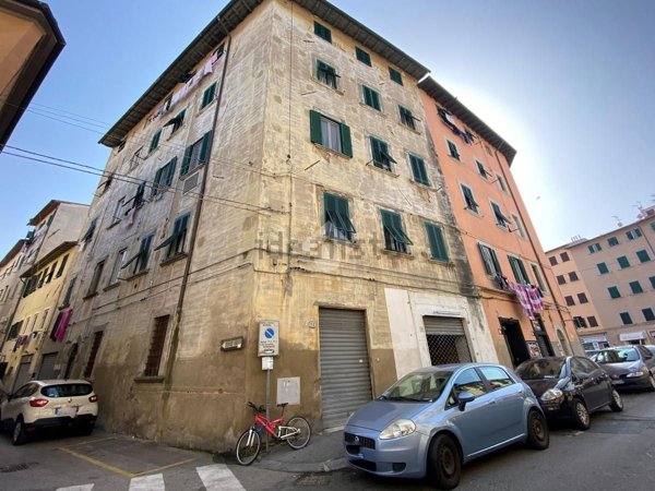 locale di sgombero in vendita a Livorno