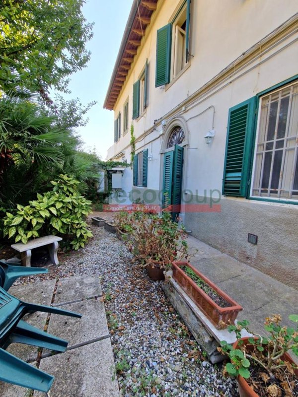 casa semindipendente in vendita a Livorno in zona Ardenza