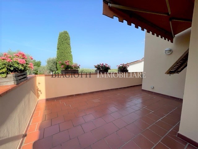 appartamento in vendita a Livorno in zona Montenero