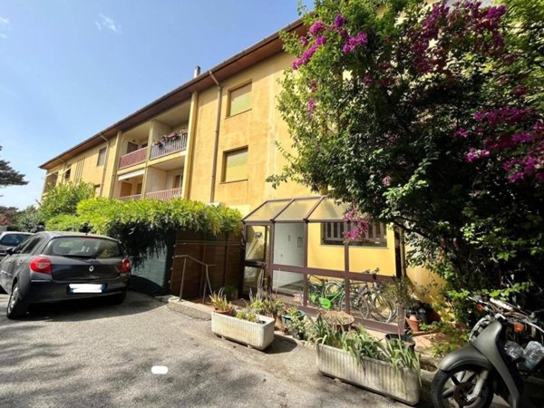 appartamento in vendita a Livorno in zona Stillo