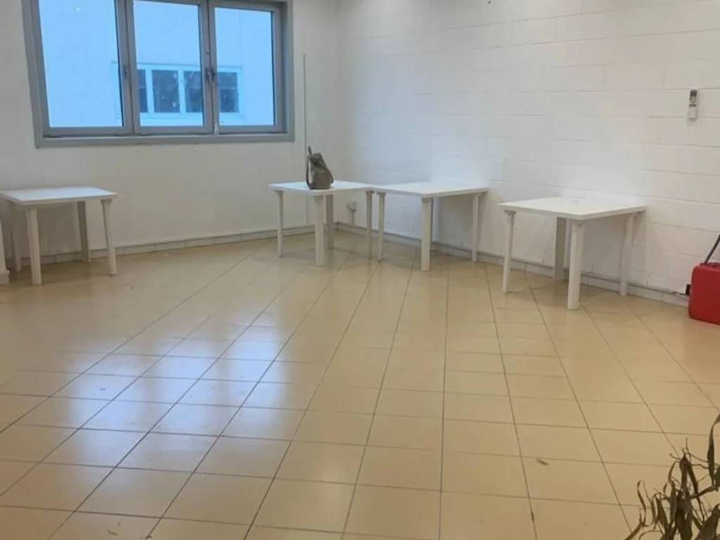 locale commerciale in vendita a Livorno