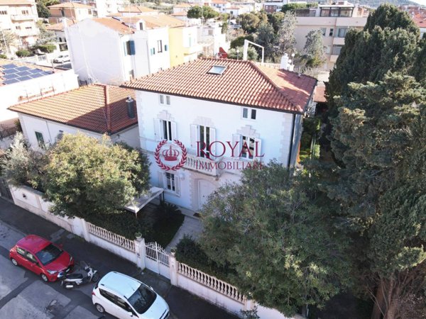 casa indipendente in vendita a Livorno in zona Antignano
