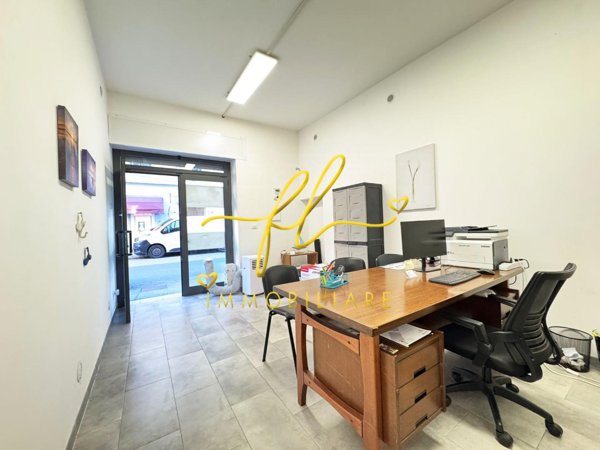 locale commerciale in vendita a Livorno