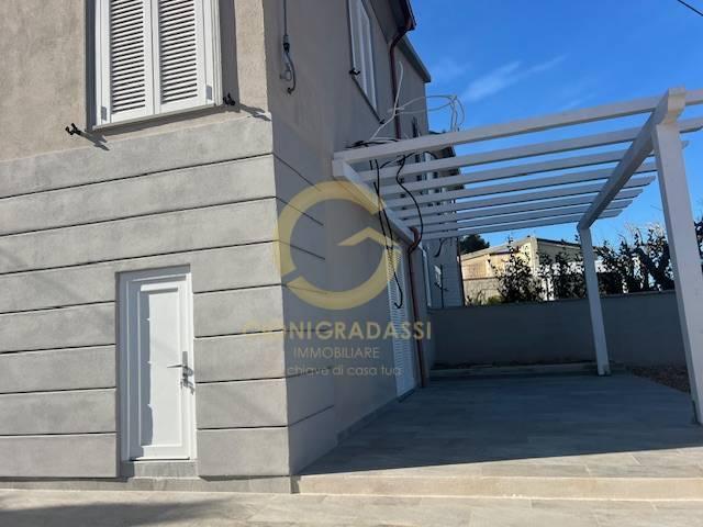 casa indipendente in vendita a Livorno in zona Stillo