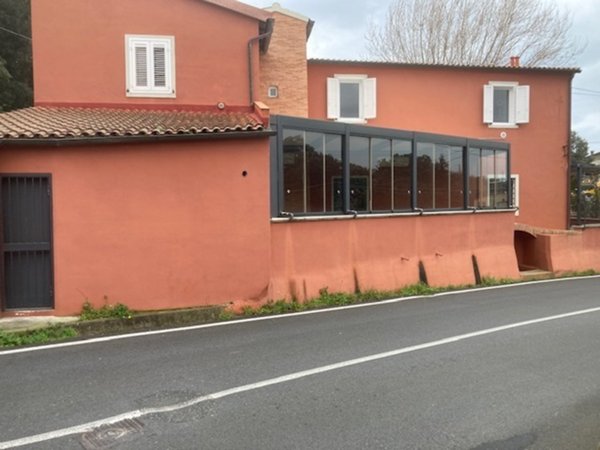 casa indipendente in vendita a Livorno in zona Limoncino